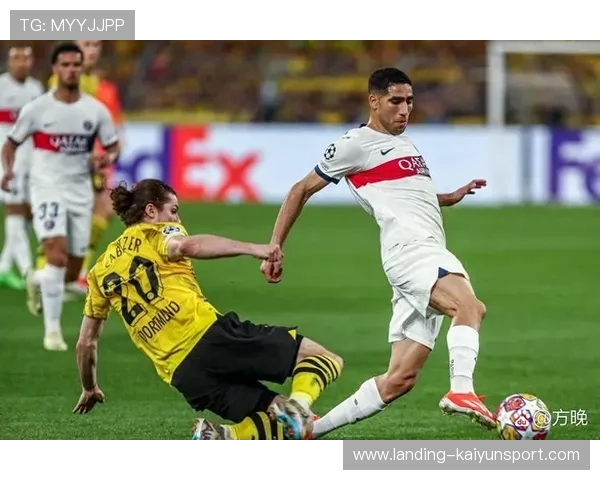 多特蒙德禁区制造机会，阿德耶米起脚射门